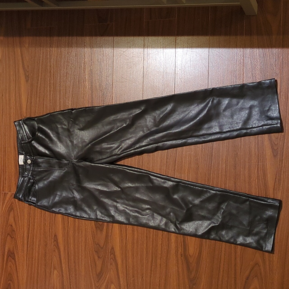 Wilfred size 6 black leather pants